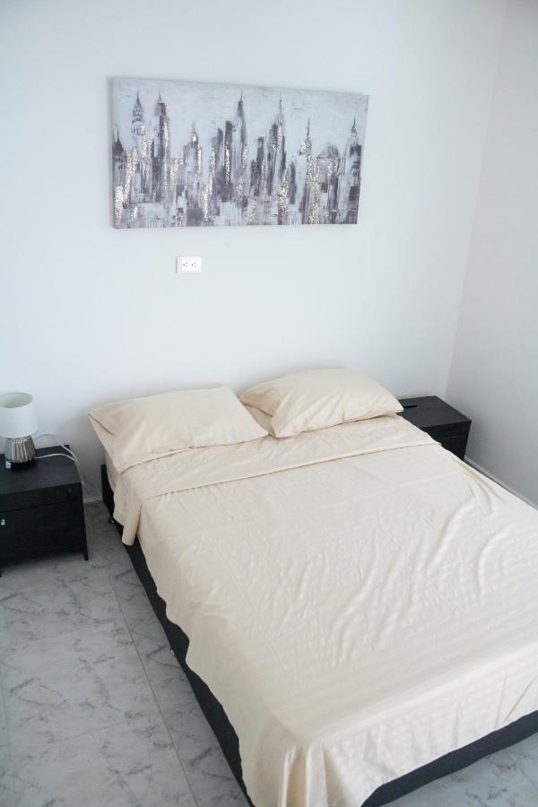 Hostal La Familia *