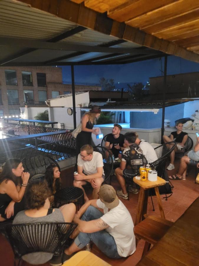 La Familia Hostal *