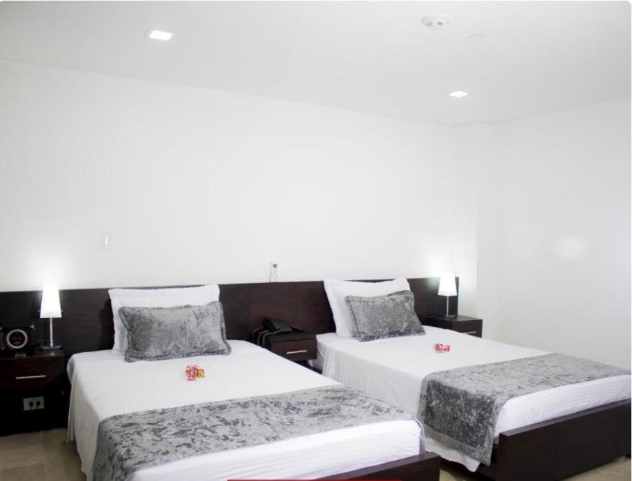 Lleras Express Hotel