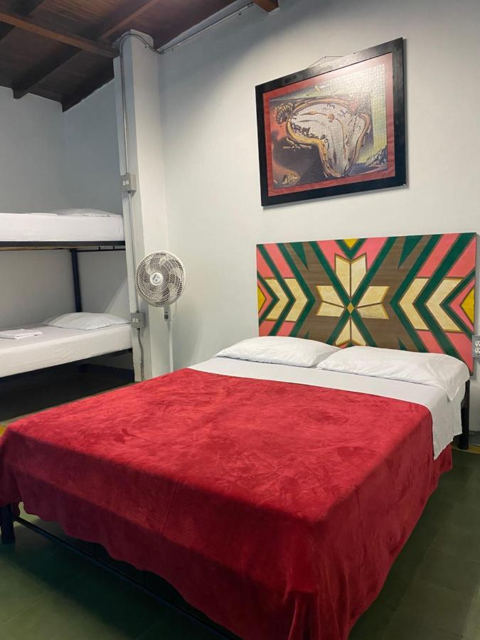 Casa Estación Y Restaurante Hostal Medellín