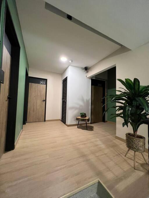 Apartamento Inmueble Cerca Al Estadio Nid204 By Roots *