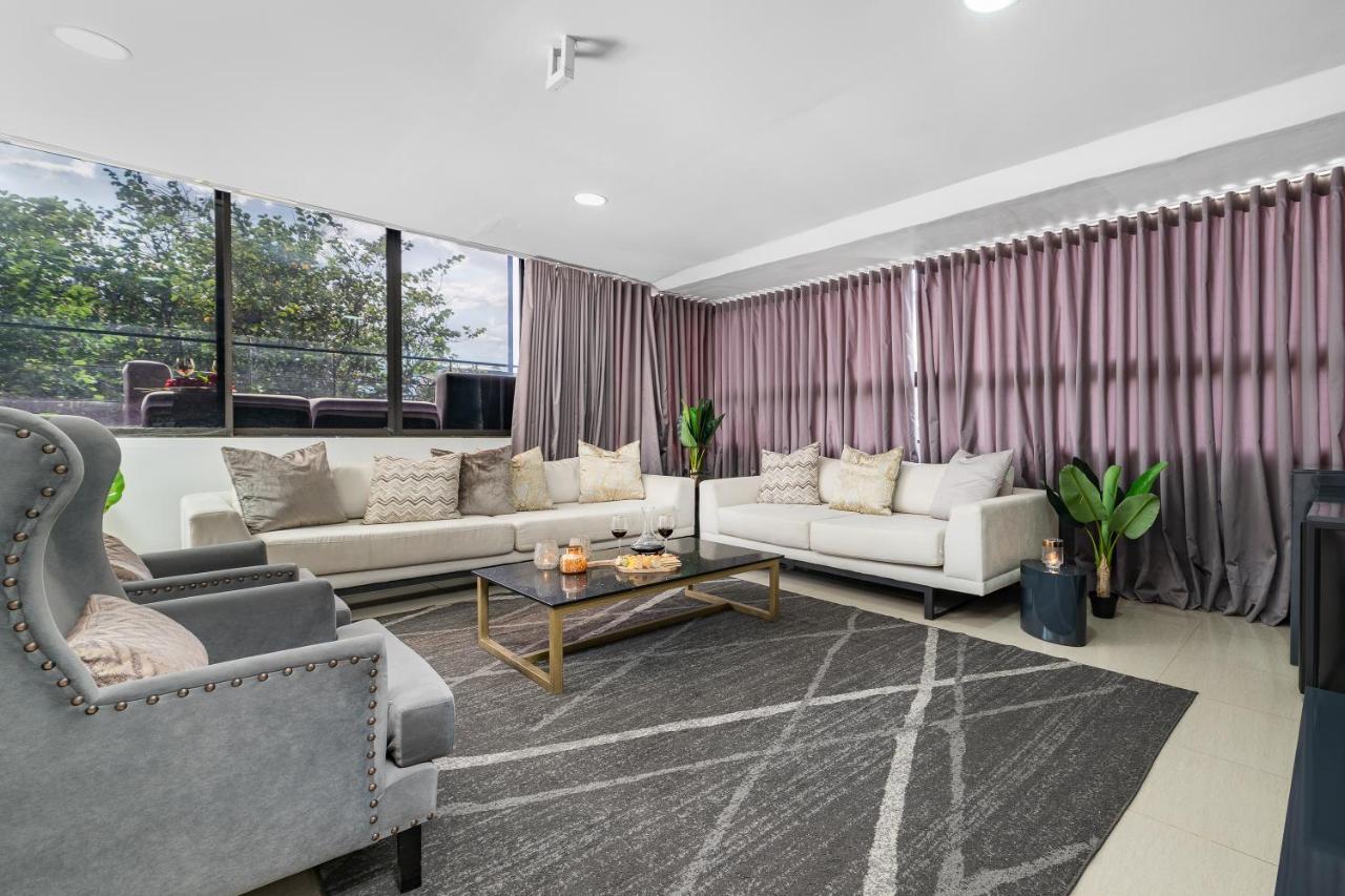 Casa Catalina Luxury 9bdr In Lleras Park Villa