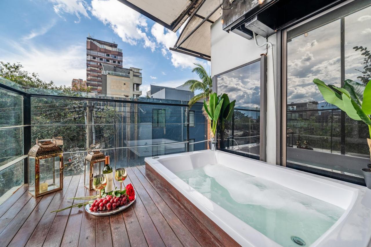 Casa Catalina Luxury 9bdr In Lleras Park Villa