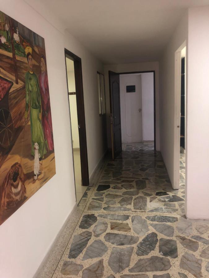 Apartamento Apartamento Comodo En Laureles, Grande , Centrico , Bien Ubicado Apto303