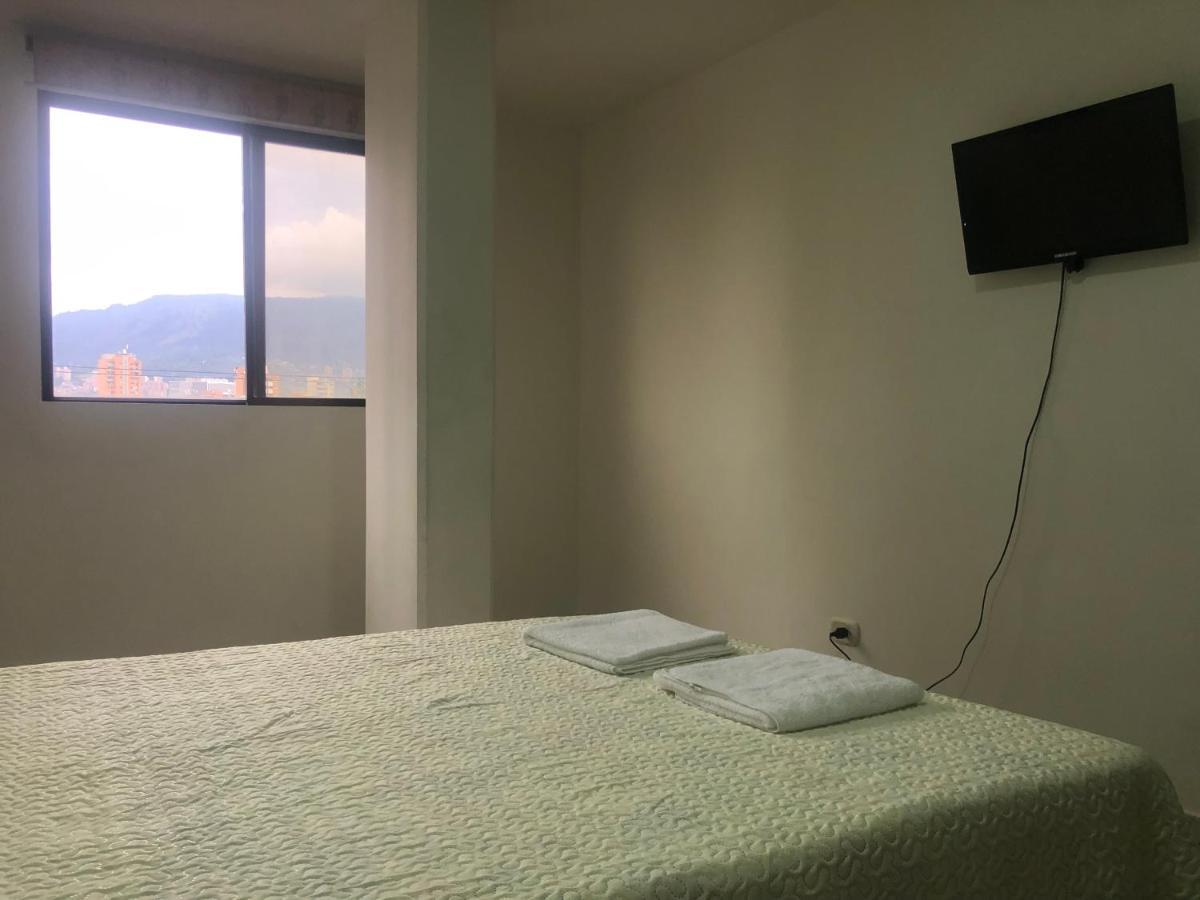 Apartamento Comodo En Laureles, Grande , Centrico , Bien Ubicado Apto303 *