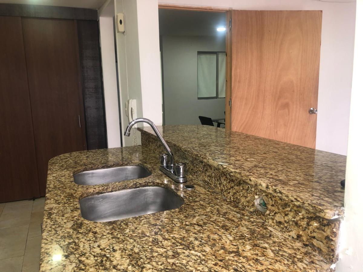 Apartamento Comodo En Laureles, Grande , Centrico , Bien Ubicado Apto303 *
