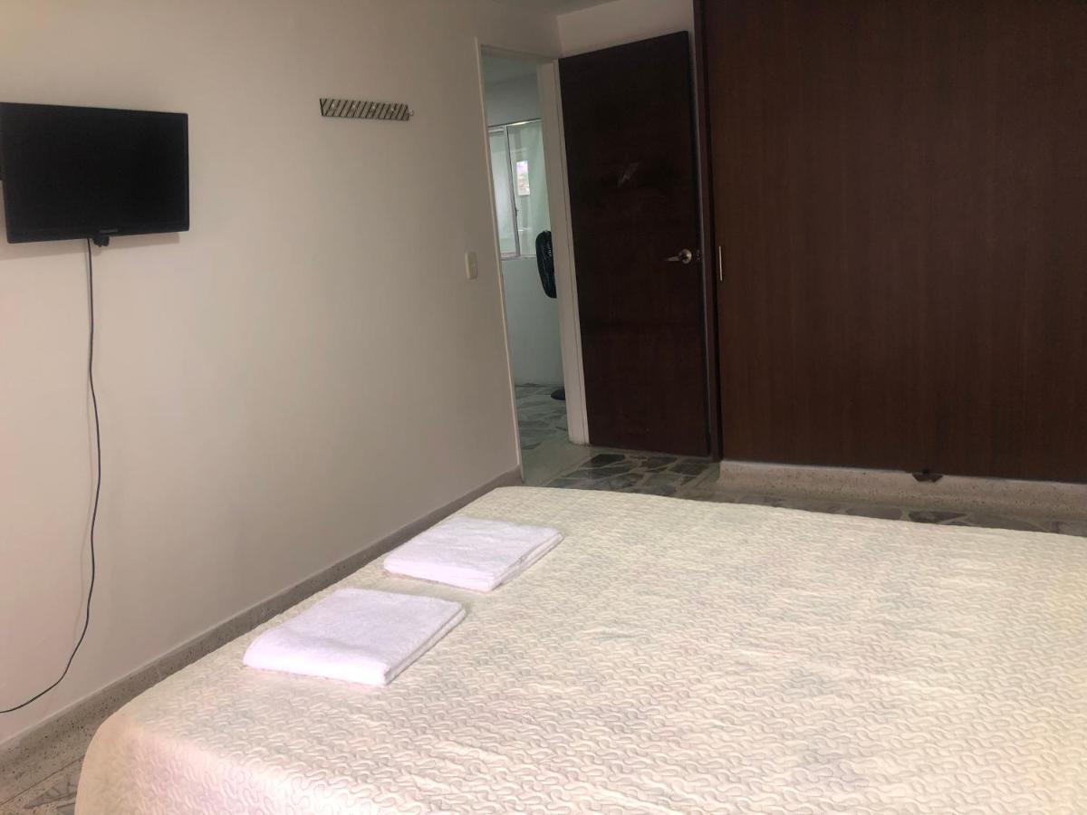 Apartamento Apartamento Comodo En Laureles, Grande , Centrico , Bien Ubicado Apto303
