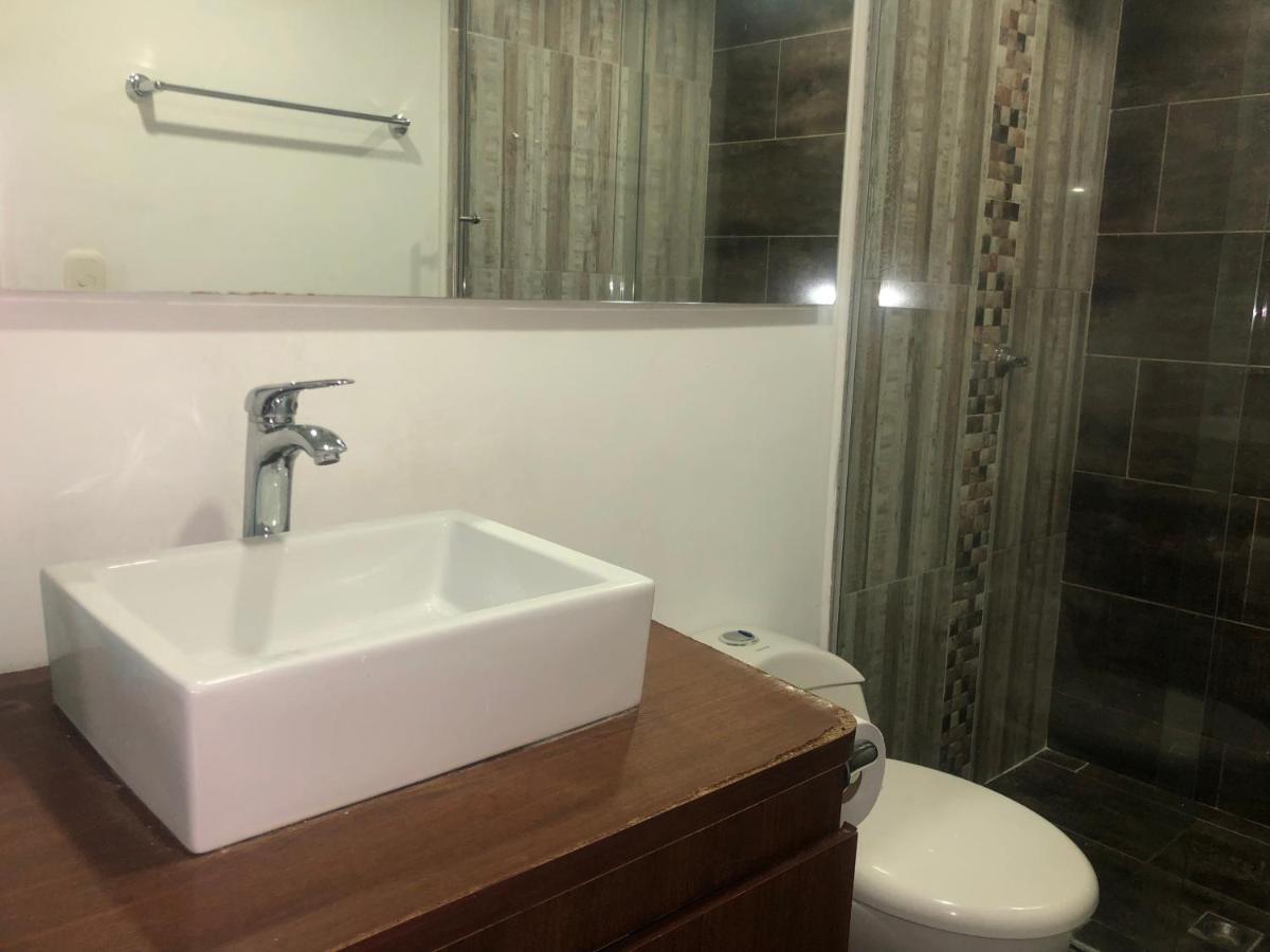 Apartamento Comodo En Laureles, Grande , Centrico , Bien Ubicado Apto303 Apartamento Medellín