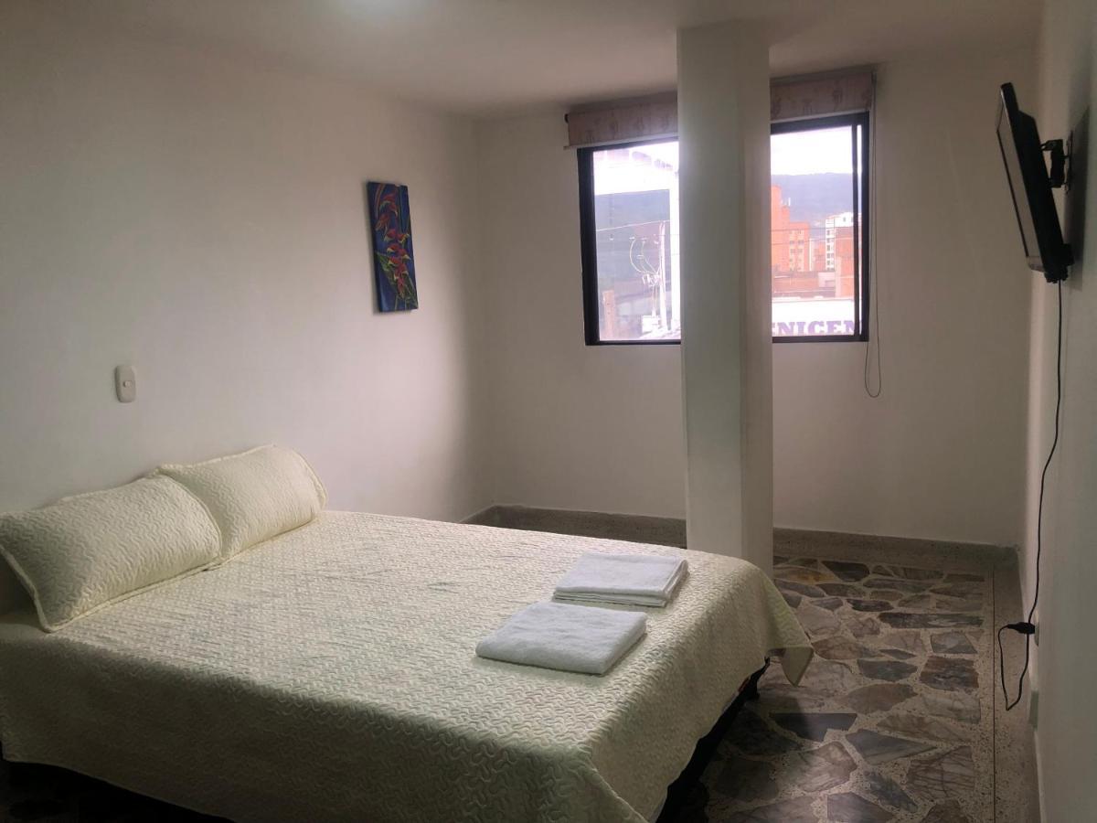 Apartamento Comodo En Laureles, Grande , Centrico , Bien Ubicado Apto303