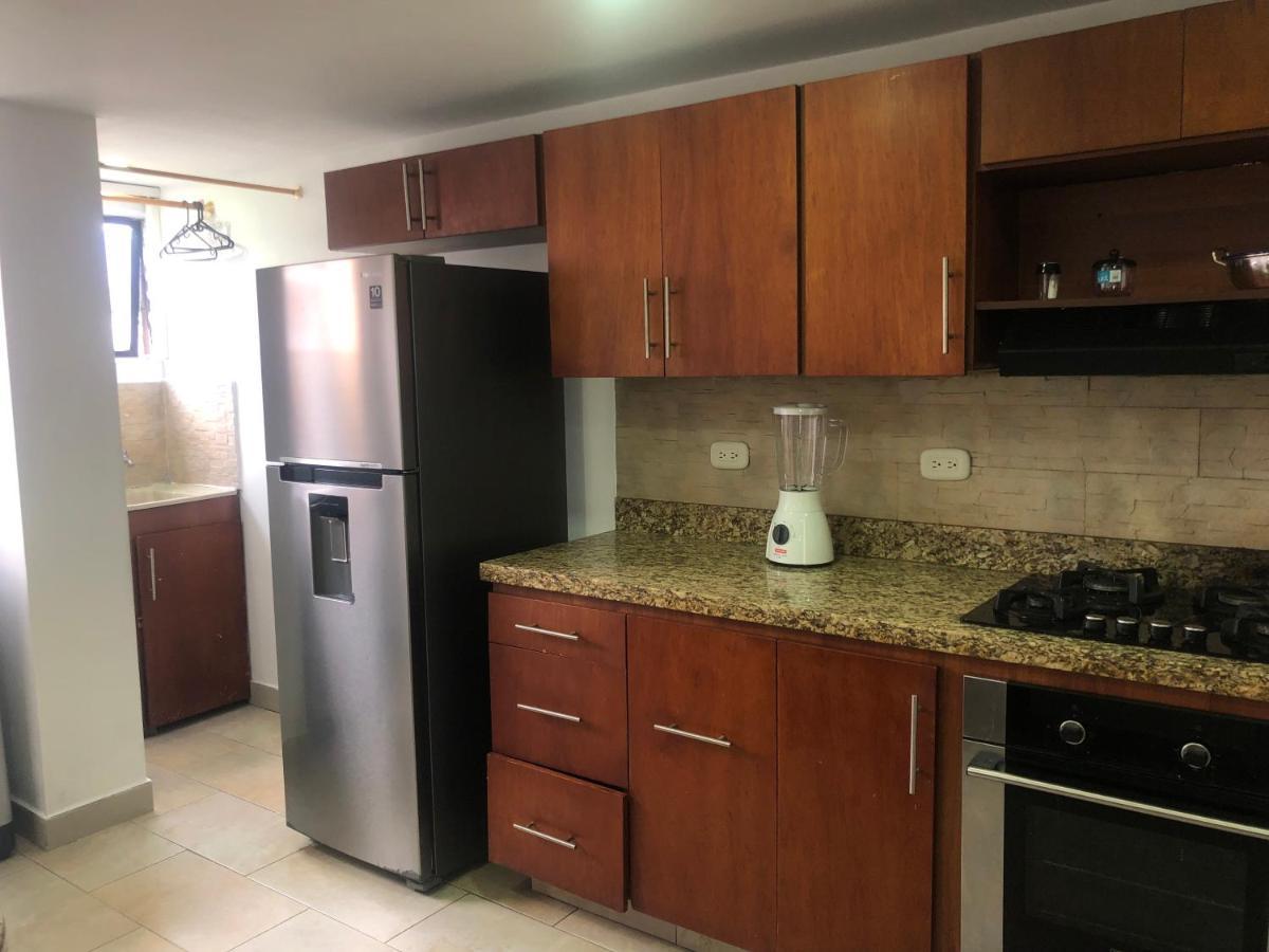 Apartamento Apartamento Comodo En Laureles, Grande , Centrico , Bien Ubicado Apto303 *
