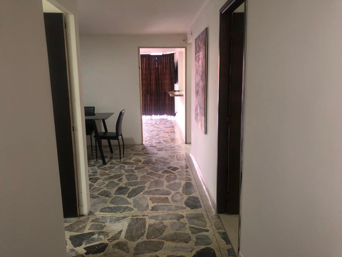 Apartamento Comodo En Laureles, Grande , Centrico , Bien Ubicado Apto303 Apartamento *