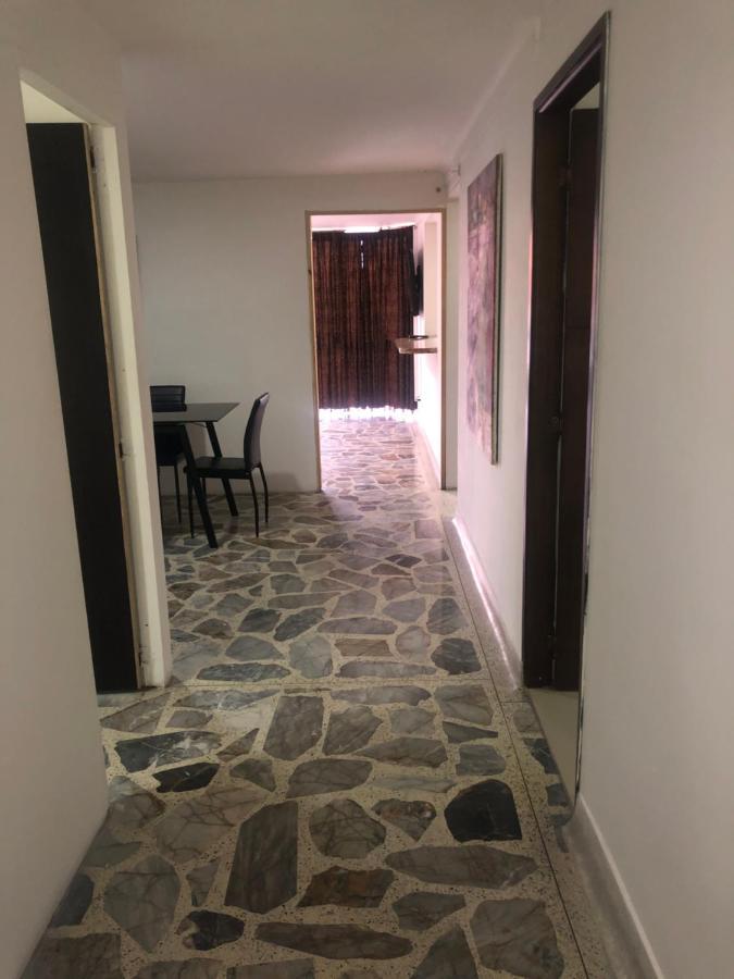 Apartamento Comodo En Laureles, Grande , Centrico , Bien Ubicado Apto303 Apartamento