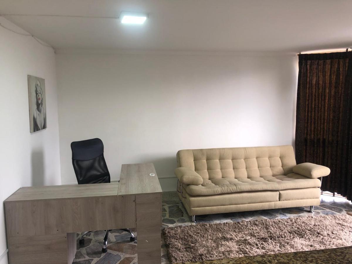 Apartamento Comodo En Laureles, Grande , Centrico , Bien Ubicado Apto303 Apartamento