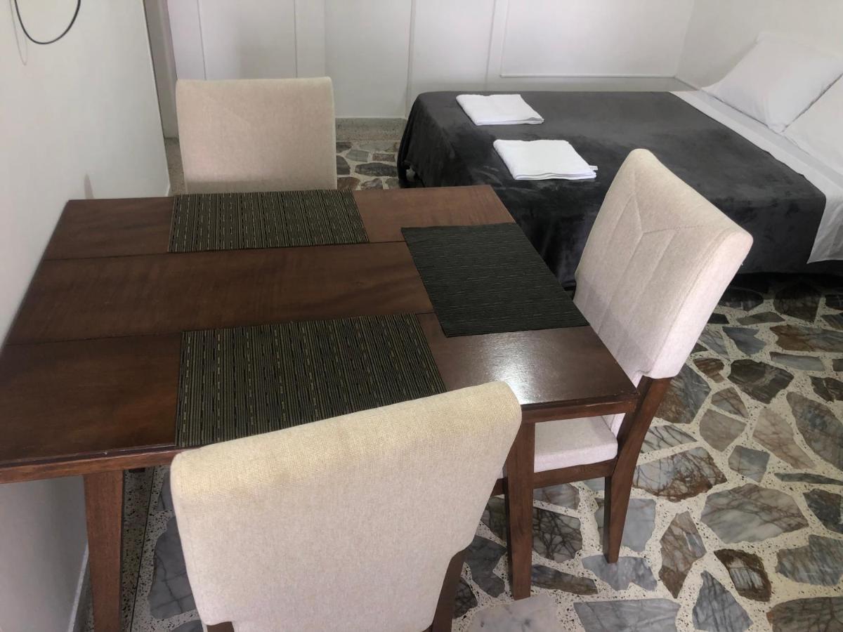 Apartamento Comodo En Laureles , Centrico Y Bien Ubicado Apto 301 Apartamento