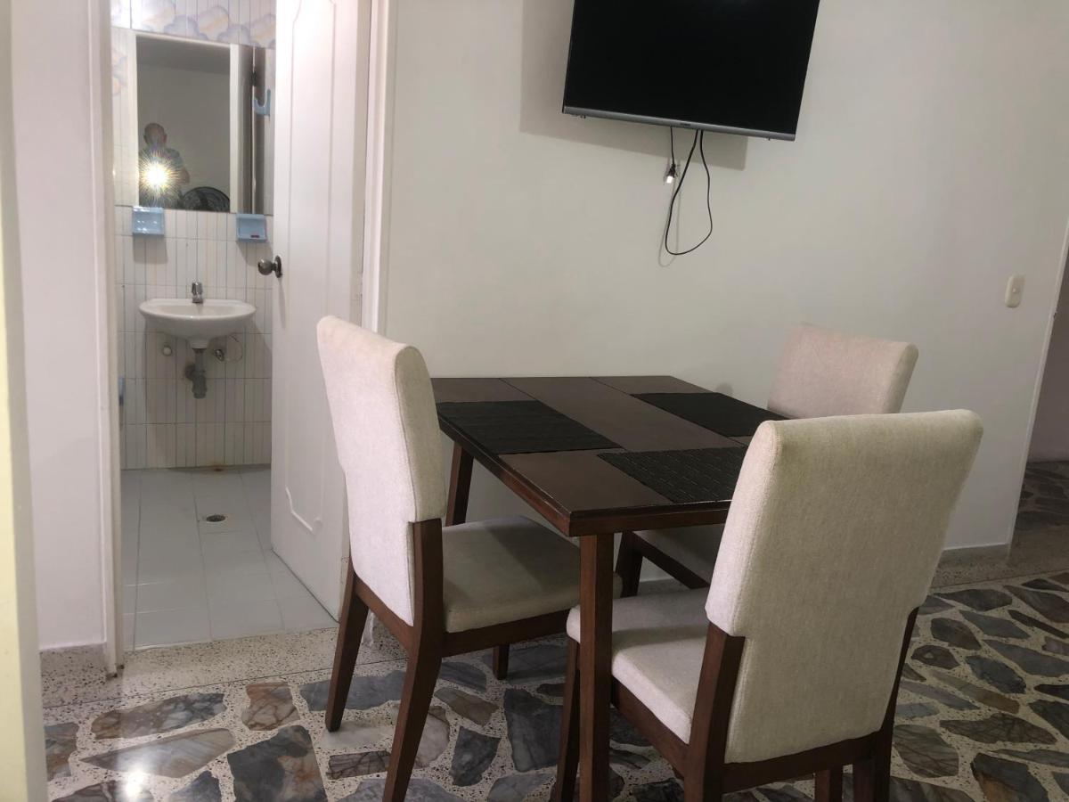 Apartamento Comodo En Laureles , Centrico Y Bien Ubicado Apto 301 *