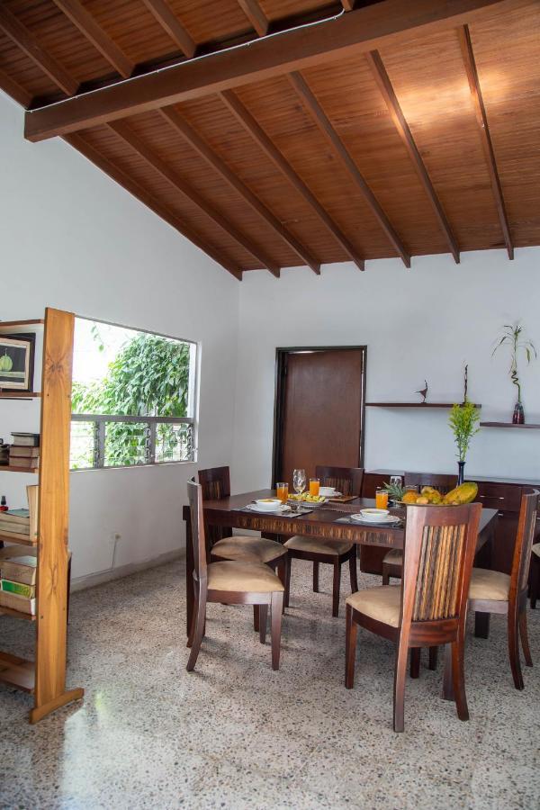 Pensión Casa De Lola Medellín