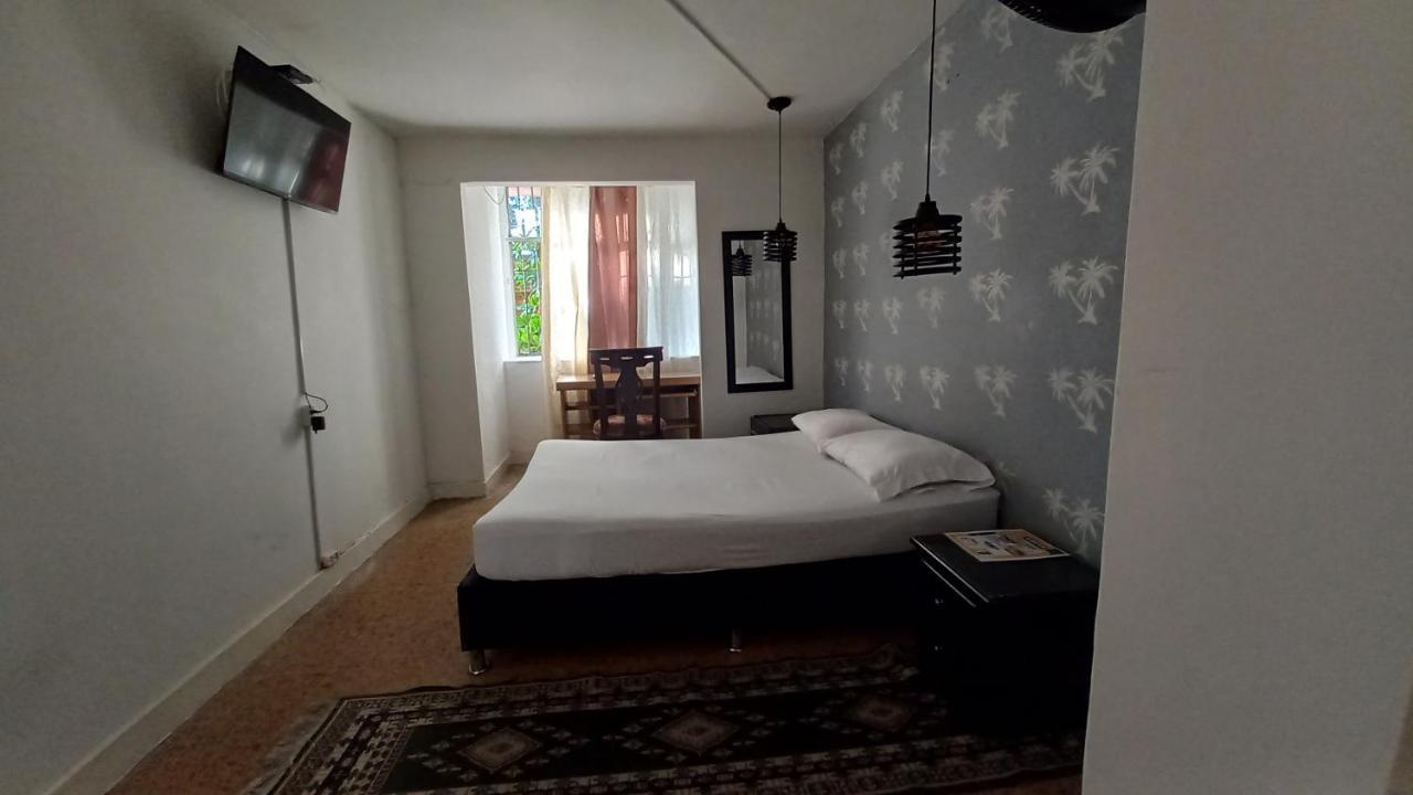 Prado Hostal *