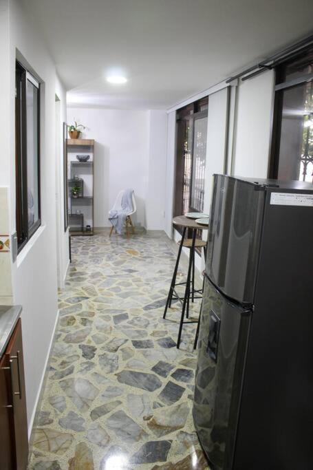 Aparta- Estudio Ziruma 102 * Medellín