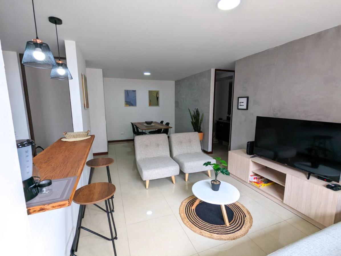 Completo Poblado - Ubicacion Con Parqueadero Apartment Medellin
