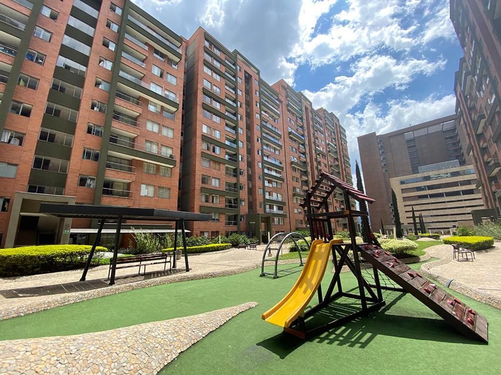 Completo Poblado - Ubicacion Con Parqueadero Medellin
