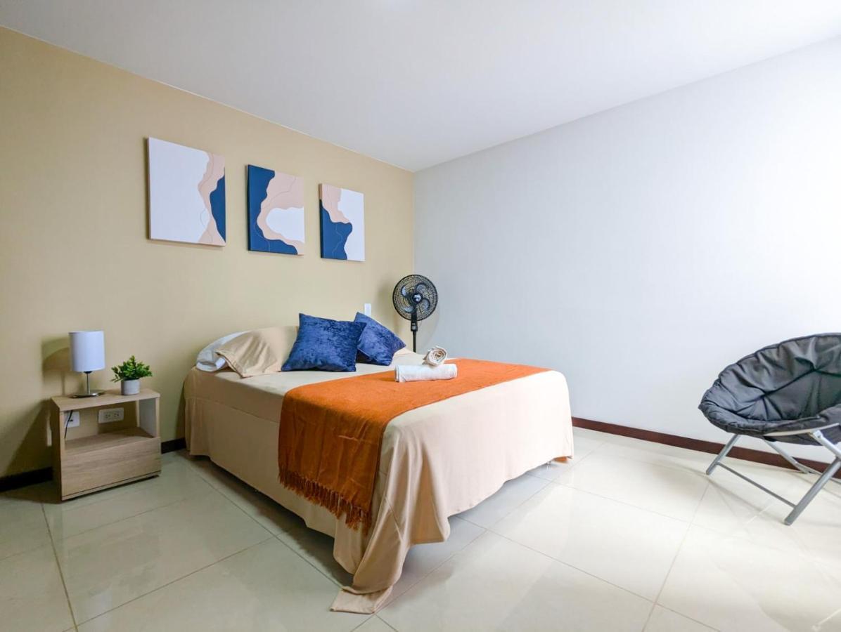 Completo Poblado - Ubicacion Con Parqueadero Apartment