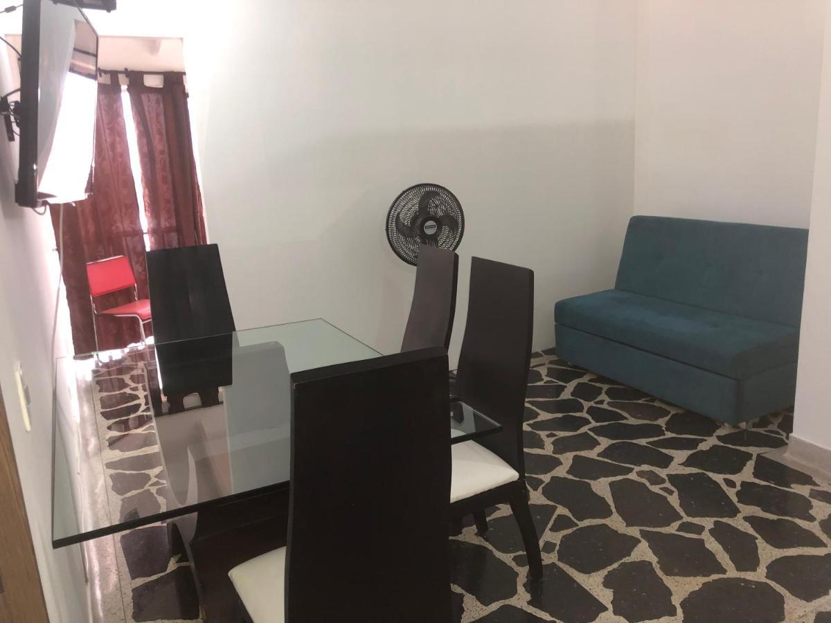 Apartamento Amplio En Laureles, Excelente Ubicacion, 3 Alcobas 403 * Medellín