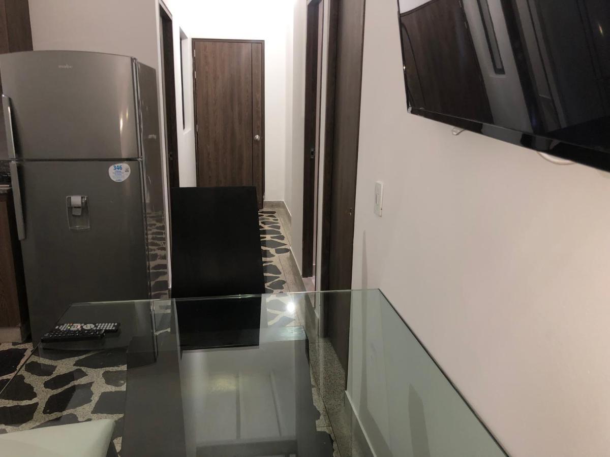 Apartamento Amplio En Laureles, Excelente Ubicacion, 3 Alcobas 403 Apartamento *