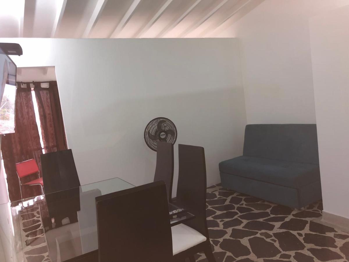 Apartamento Apartamento Amplio En Laureles, Excelente Ubicacion, 3 Alcobas 403