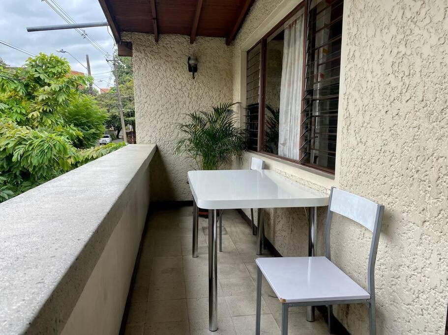 Casa En Frente Del Exito De Laureles Apartamento Medellín
