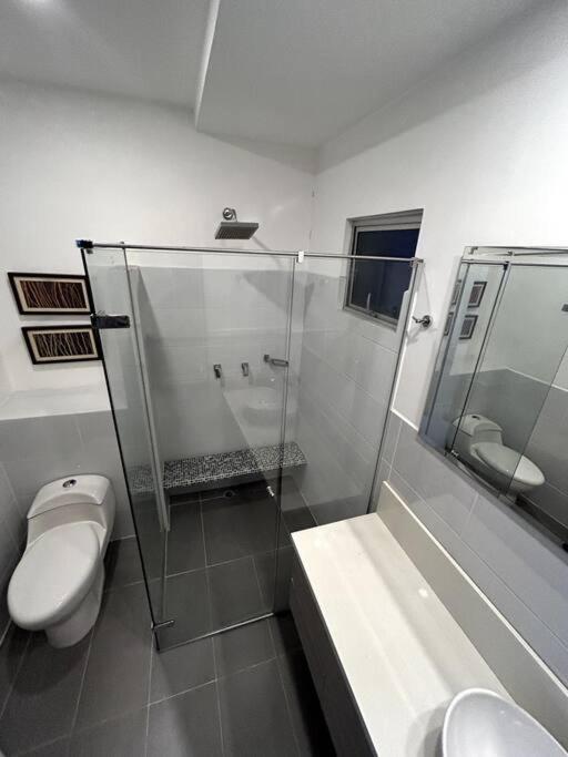Luxury 5-bedroom Apartamento *