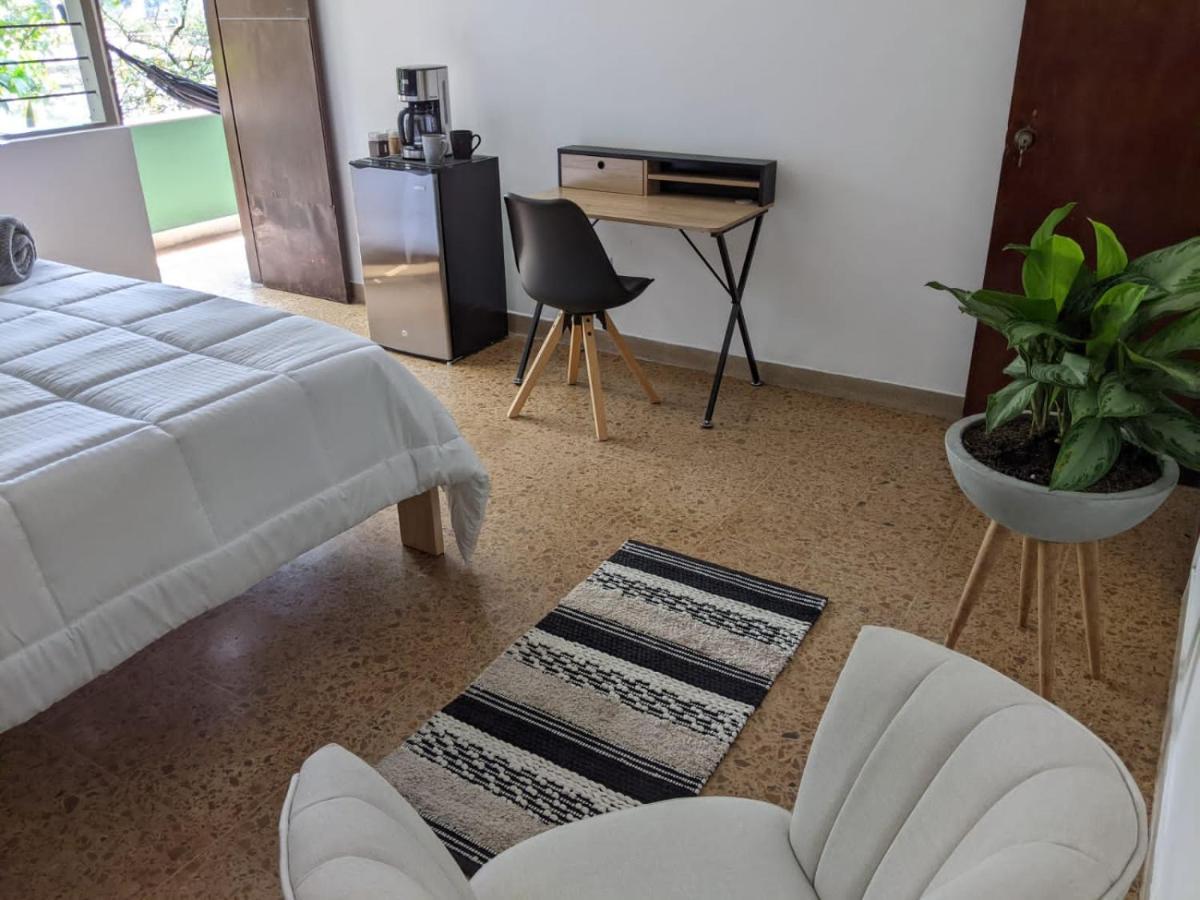 Habitacion Privada En El Poblado. Lo Mejor De Muy Cerca Medellín