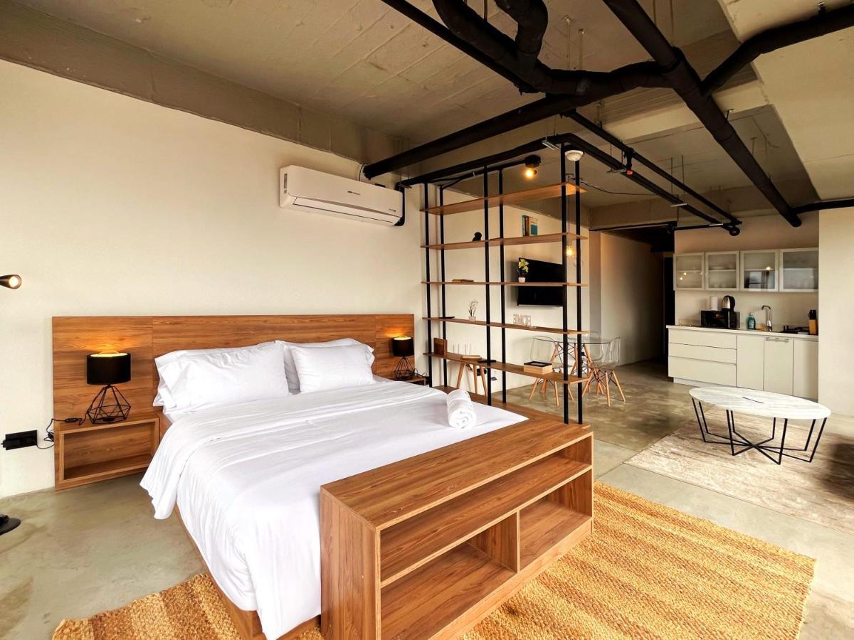 Trendy Loft With Balcony In Laureles Apartamento