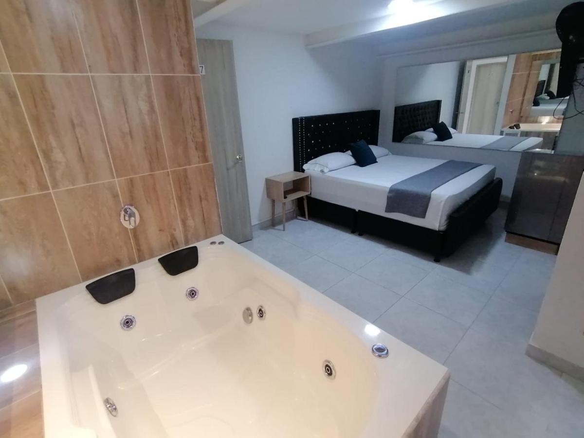 Hotel Urbano 70