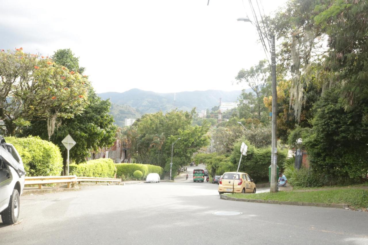 Magnifica Casa Con Estupendas Vistas A La Ciudad. *