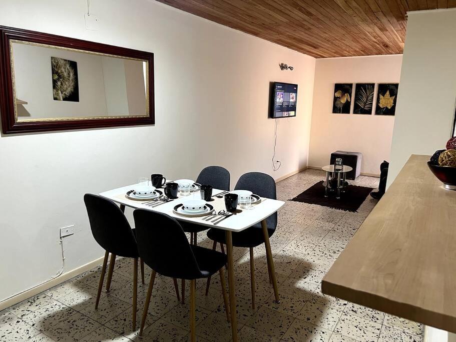 Grande, Hermoso, Acogedor Y Privado Medellín