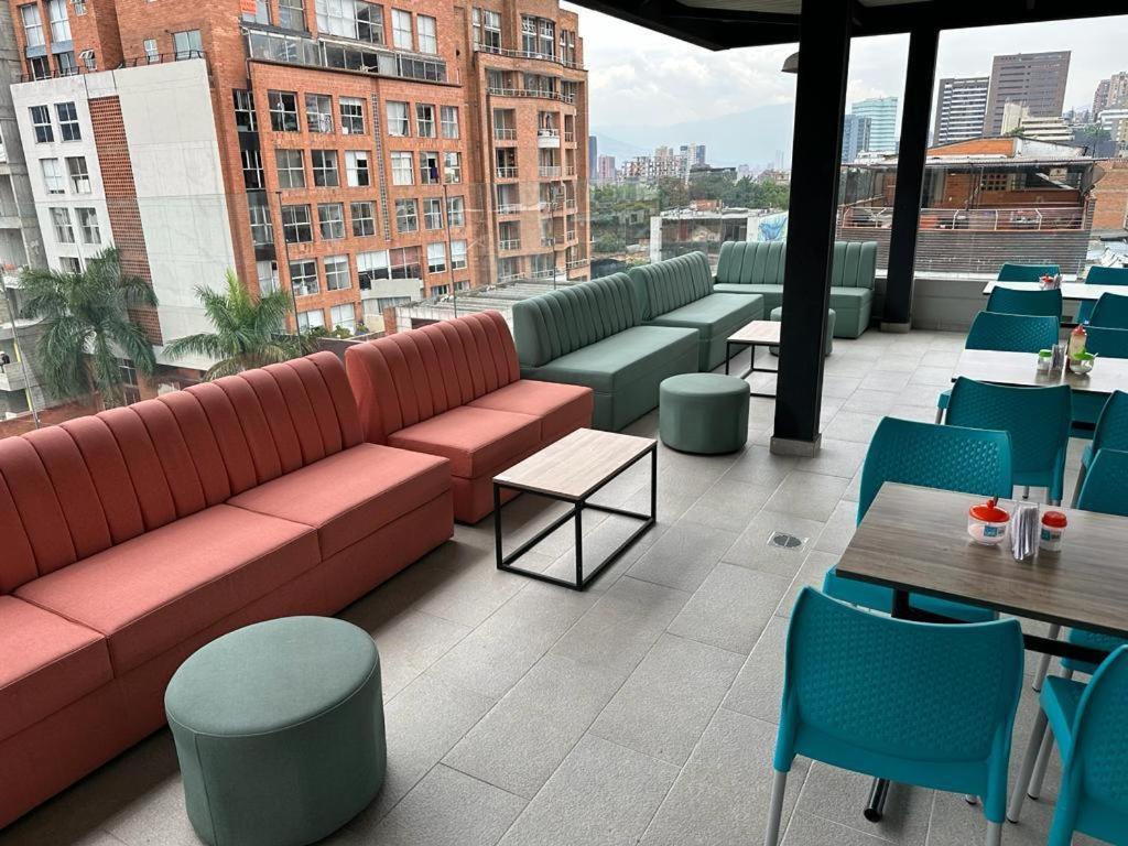 Amazing Big 203 In Aztorga Poblado With A/c Apartamento Medellín