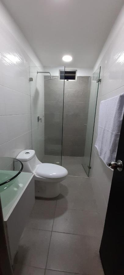 Habitacion 302 Con Bano Privado Cerca A Laureles Pensión 3*