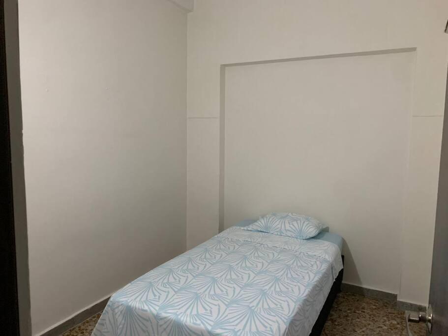 Apartamento Apartamento En Laureles Con Ubicacion Privilegiada *