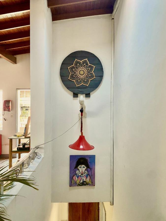 Casa Almarita - Hostal, Bar Y Restaurante Pensión Medellín