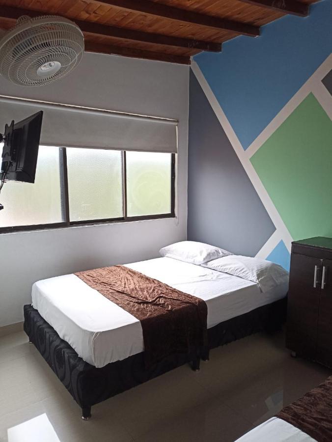 33 Bulerias 3* Medellín