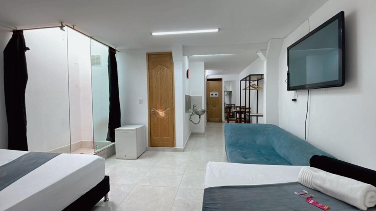 Lleras Place 3*