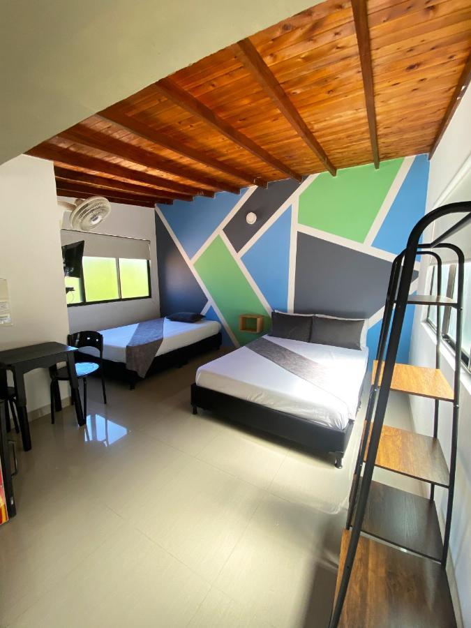 33 Bulerias 3* Medellín