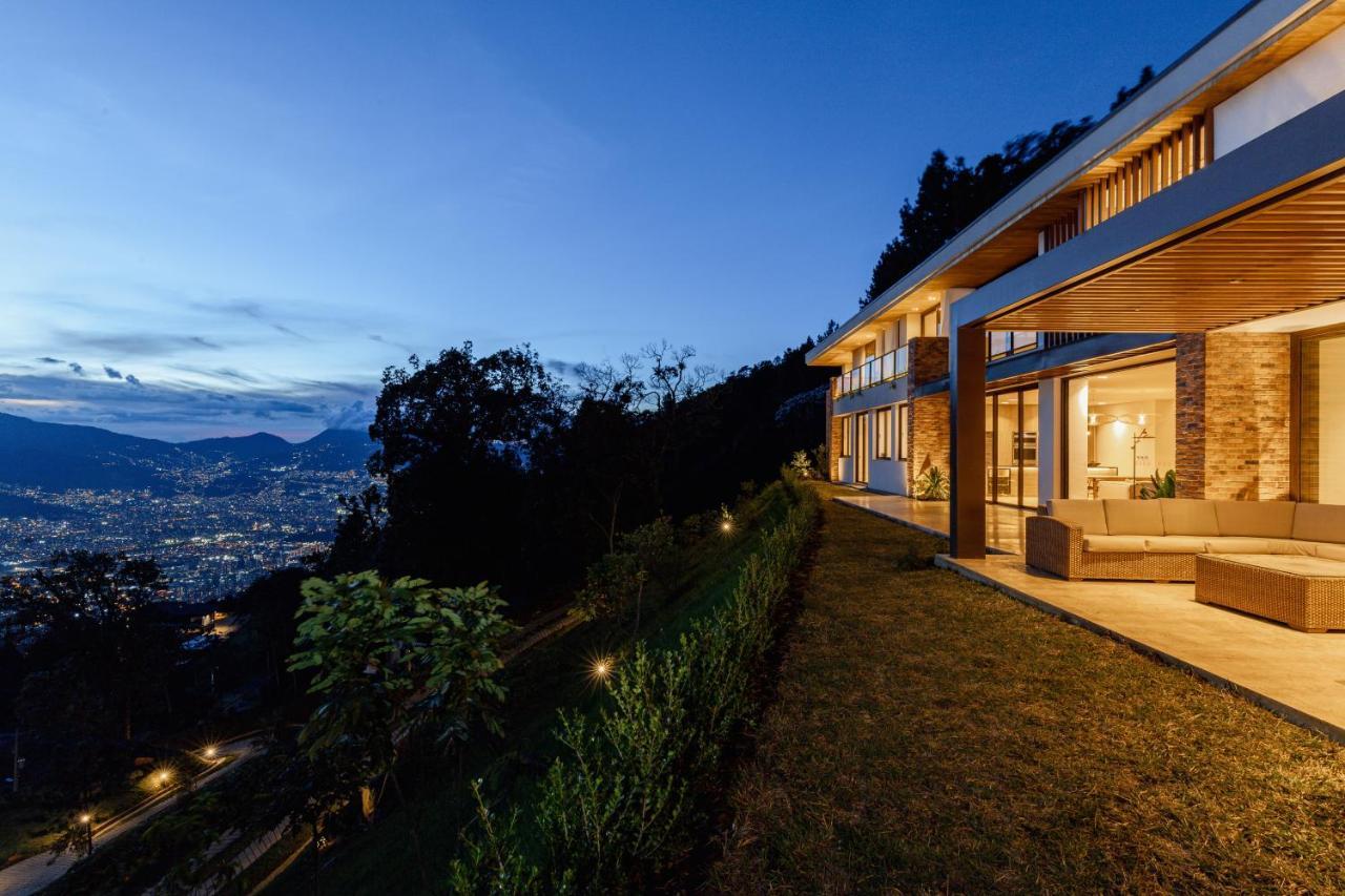 Hilltop Enchanting With Stunning Views & Jacuzzi * Medellín