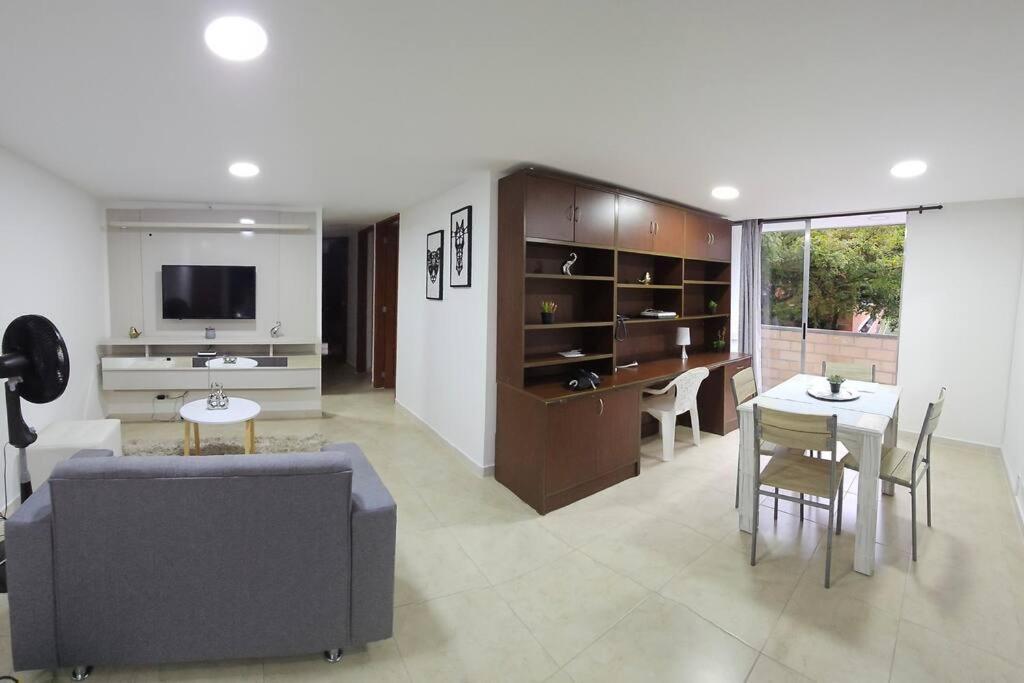 Apartamento Full En Medellin, Loma De Bernal, Reservas Con Dcto Solo Por Pc No Por Movil * Medellin