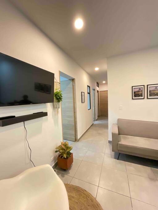 Apartamento Cerca De Todo En Apartamento Medellín