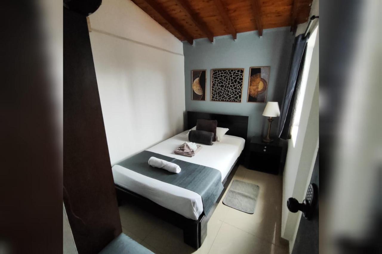 Hostal International *