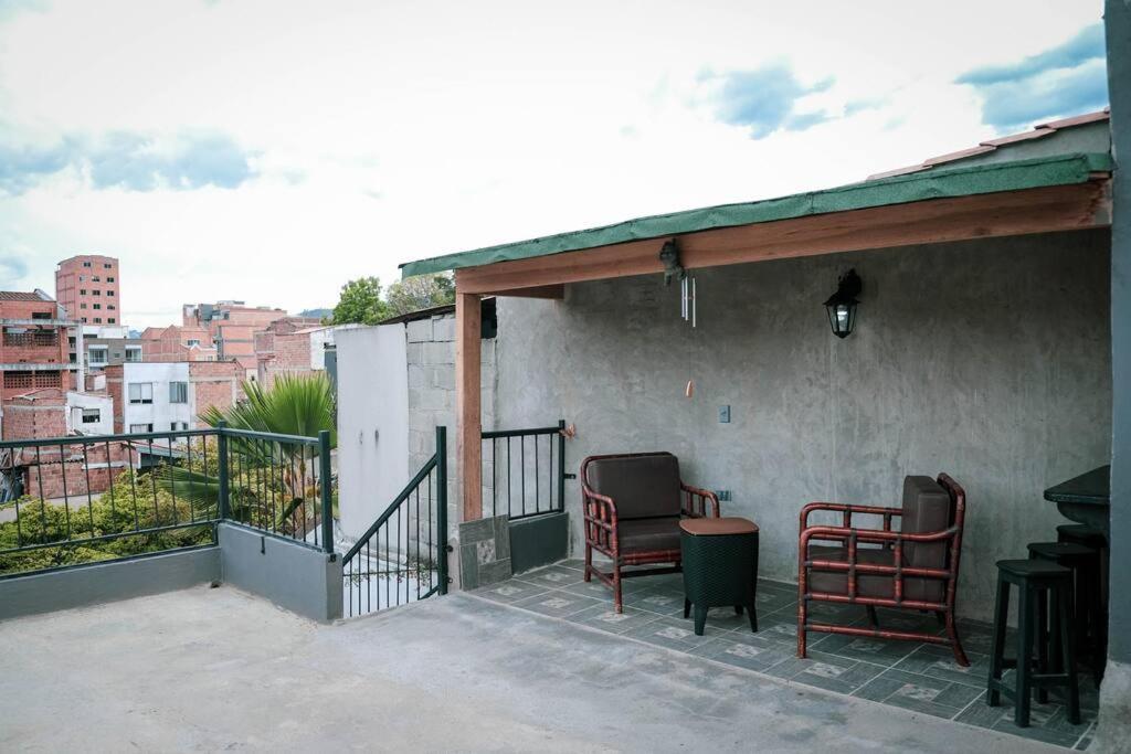 Apartamento Amplio Duplex Con Terraza Privada. *