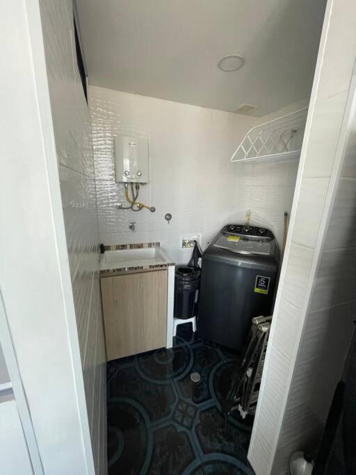 Apto De Lujo Las Palmas 3 Br *