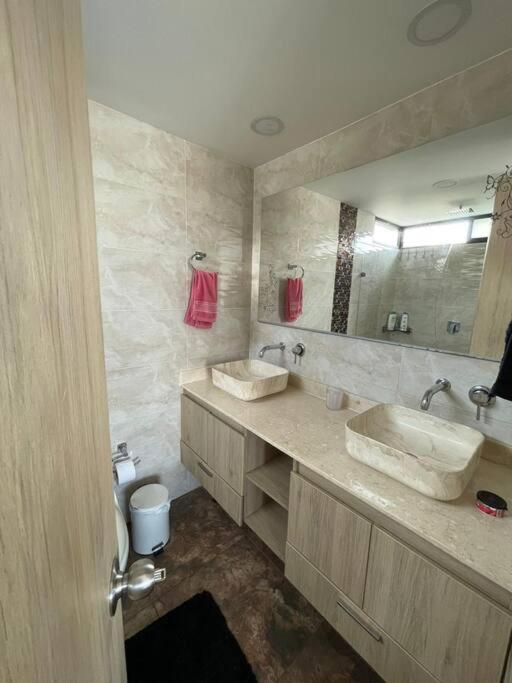 Apto De Lujo Las Palmas 3 Br Medellín