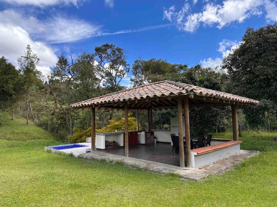 Piedras Blancas * Medellín